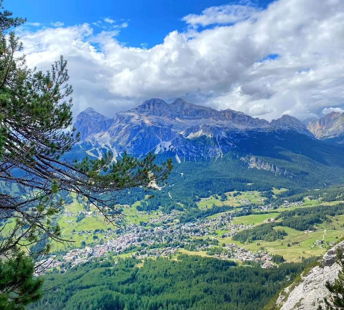 Apartment Large Central Flat, 5Min To Sky Slopes, Garage Cortina d'Ampezzo